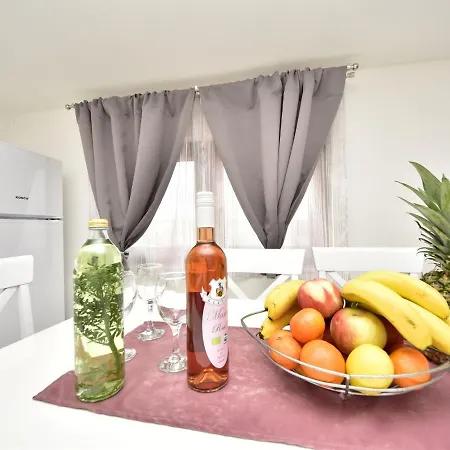 Apartment Tome *